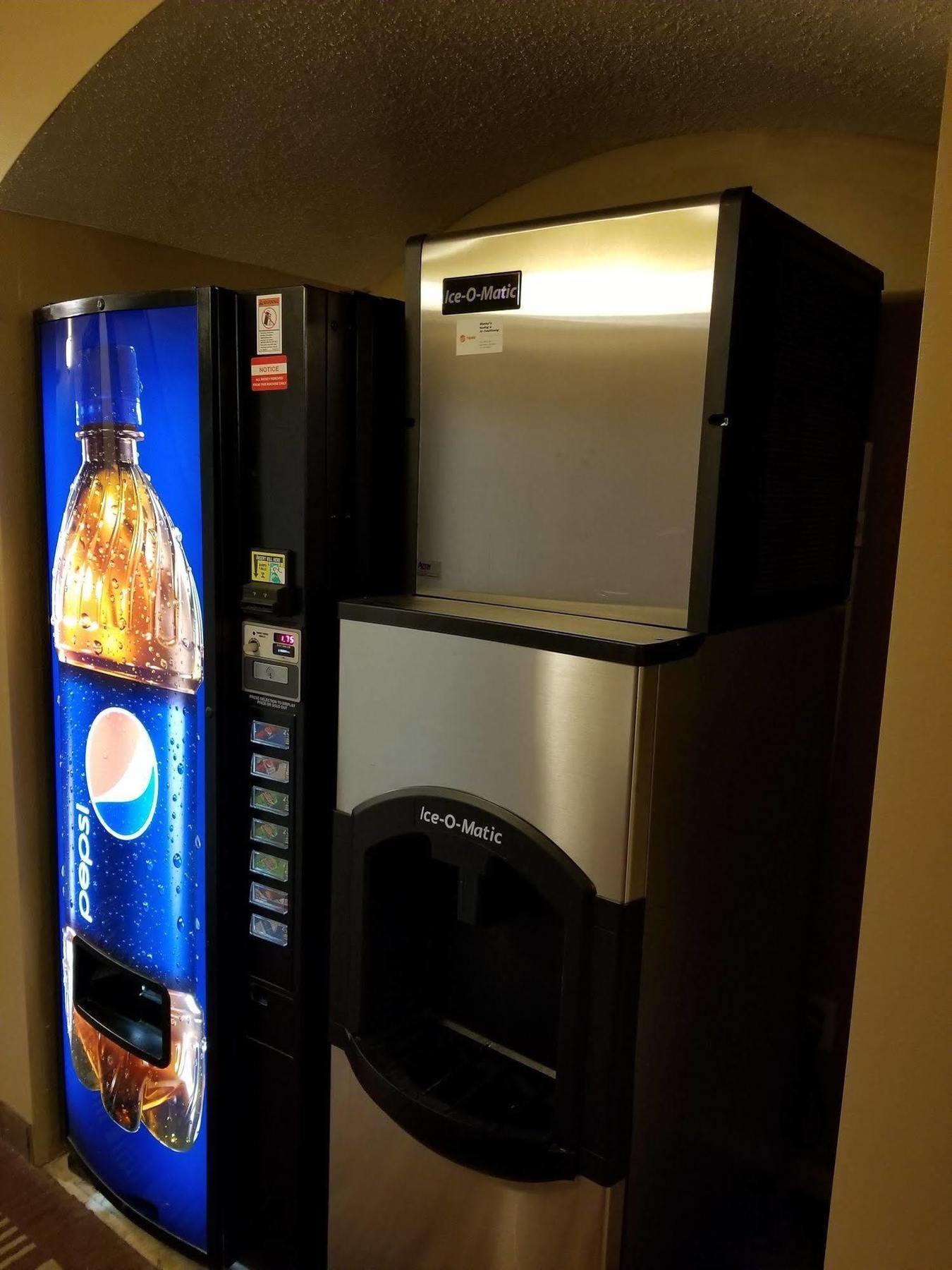 Econo Lodge Jamestown Zewnętrze zdjęcie